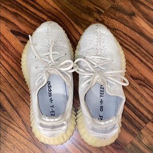 US size 4 white. 4 men. 6 in women